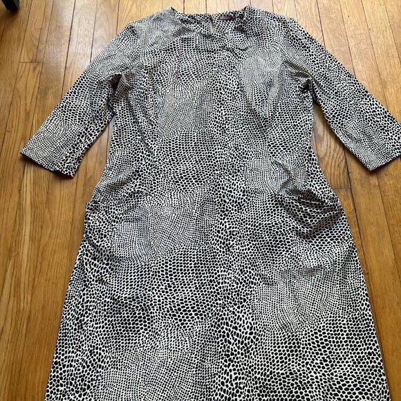 J. McLaughlin Size XL Black & White Animal Print 3/4 Sleeve Bodycon Shift Dress - Picture 5 of 16